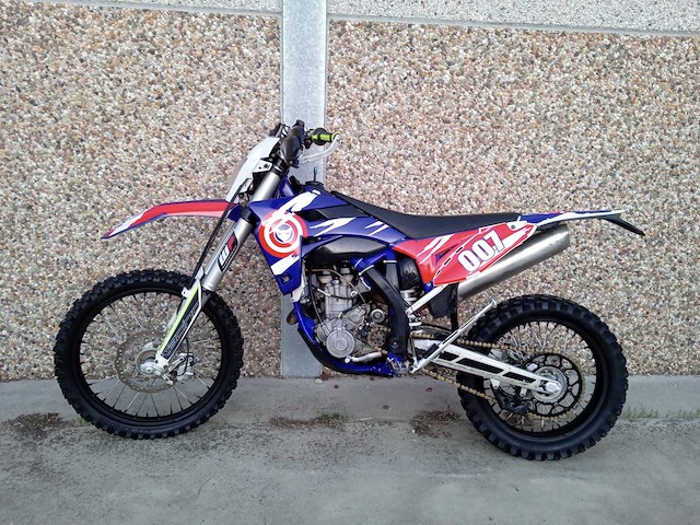 Scherco - en 300 - motorfiets - afbeelding 1 van  7