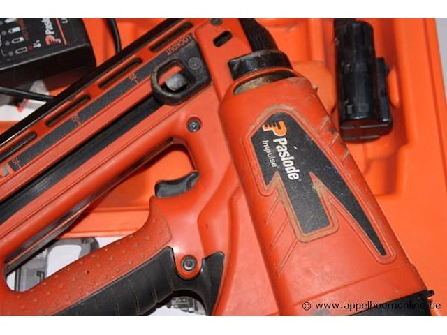 Schiethamer paslode im65a f16, werking niet gekend - afbeelding 2 van  3