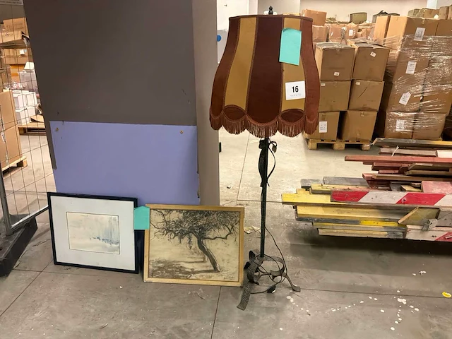 Schilderij + lamp - afbeelding 1 van  4