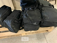 Schilderij standaards met draagtassen - afbeelding 4 van  5