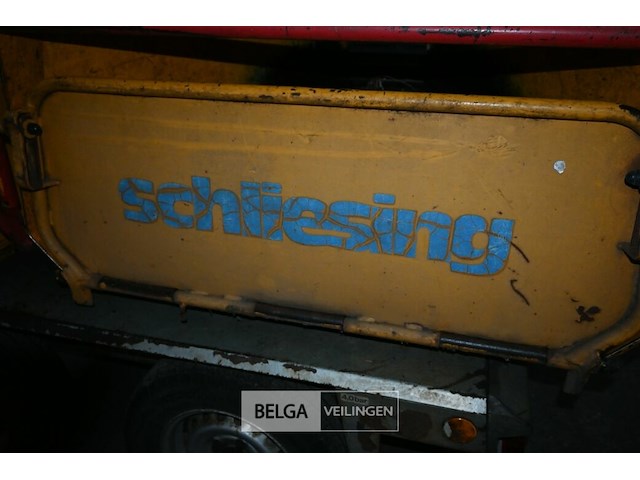 Schliesing hakselaar op aanhangwagen - afbeelding 3 van  11