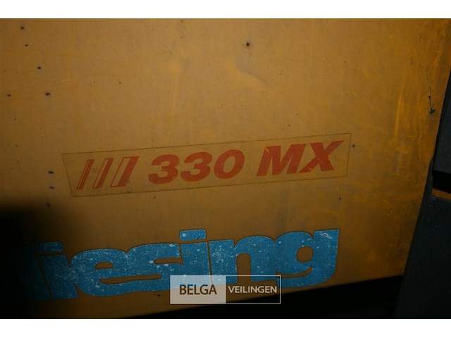 Schliesing hakselaar op aanhangwagen - afbeelding 5 van  11