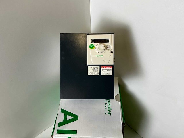 Schneider altivar 312 atv312hu40s6 frequentieregelaar (2x) - afbeelding 6 van  8
