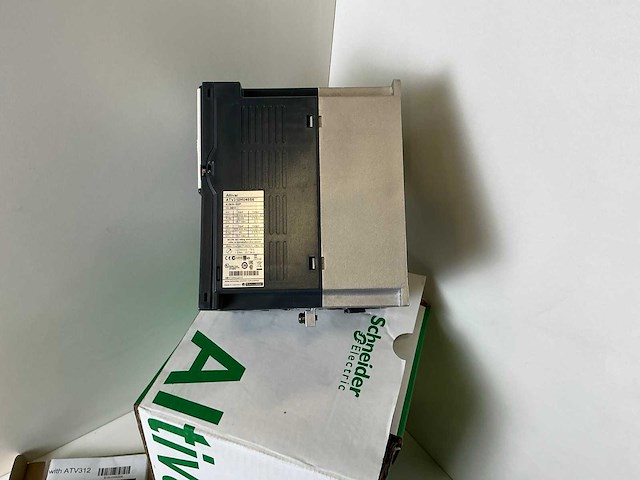 Schneider altivar 312 atv312hu40s6 frequentieregelaar (2x) - afbeelding 7 van  8
