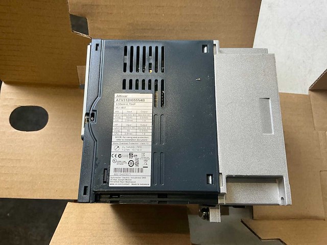 Schneider altivar atv312h055n4b frequentieregelaar (3x) - afbeelding 6 van  7