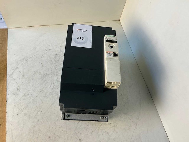 Schneider altivar atv32hd15n4 frequentieregelaar - afbeelding 2 van  6
