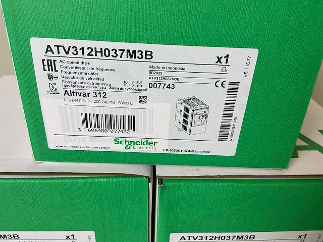 Schneider altivar312 atv312h037m3b frequentieregelaar (3x) - afbeelding 2 van  6