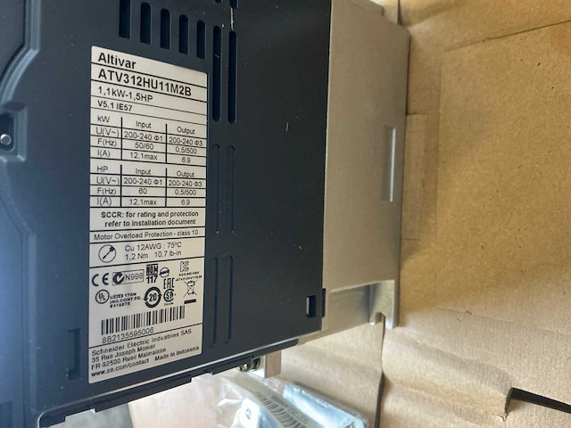 Schneider altivar312 atv312hu11m2b frequentieregelaar (2x) - afbeelding 5 van  6