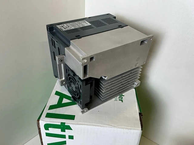 Schneider altivar312 atv312hu40s6 frequentieregelaar - afbeelding 4 van  7