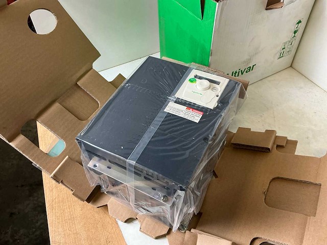 Schneider altivar312 atv312hu55m3b frequentieregelaar - afbeelding 3 van  6