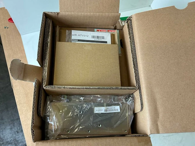 Schneider altivar312 atv312hu75s6 frequentieregelaar - afbeelding 3 van  8