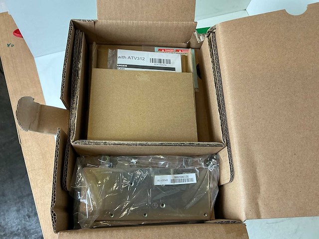 Schneider altivar312 atv312hu75s6 frequentieregelaar - afbeelding 3 van  8