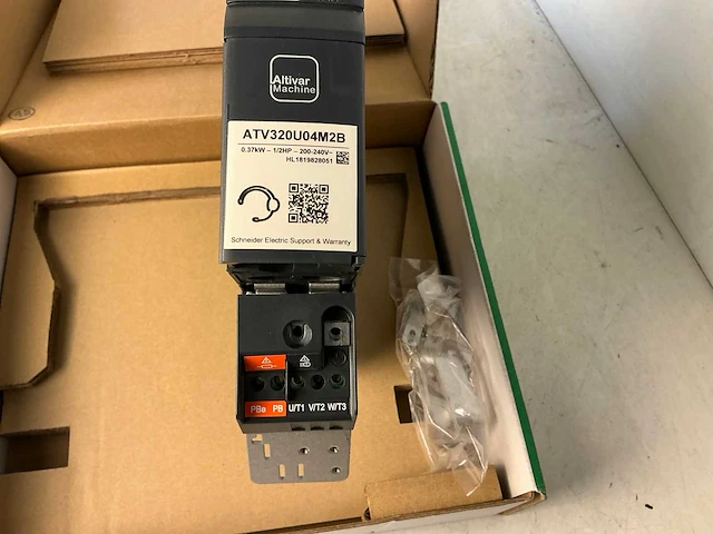 Schneider altivar320 atv320u04l2b frequentieregelaar - afbeelding 5 van  9