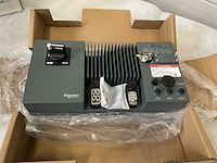 Schneider atv310lu15n4 frequentieregelaar - afbeelding 1 van  5