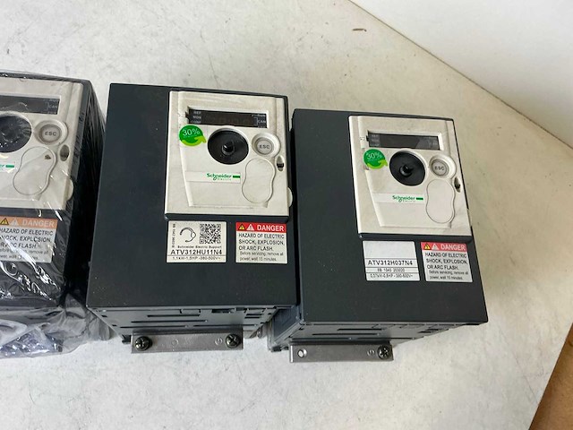 Schneider atv312 frequentieregelaar (3x) - afbeelding 3 van  7