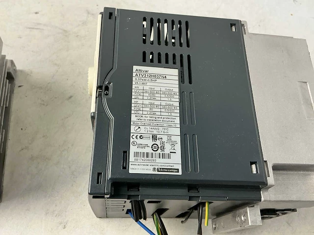 Schneider atv312h037n4 frequentieregelaar (4x) - afbeelding 2 van  10