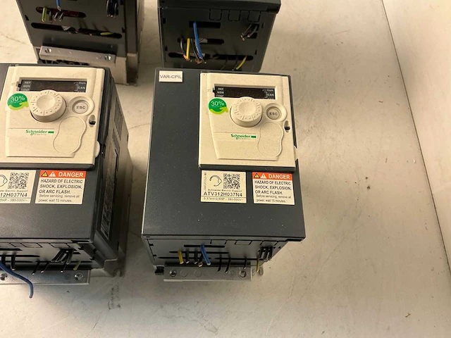 Schneider atv312h037n4 frequentieregelaar (4x) - afbeelding 5 van  10