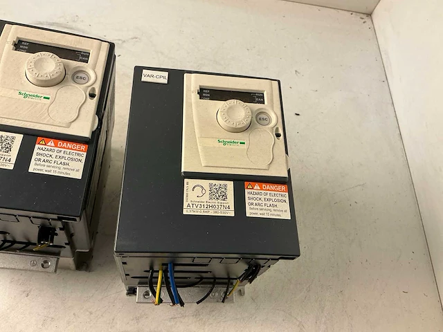 Schneider atv312h037n4 frequentieregelaar (4x) - afbeelding 7 van  10