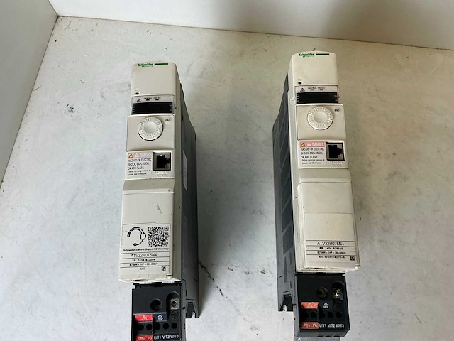Schneider atv32h075n4 frequentieregelaar (2x) - afbeelding 2 van  9