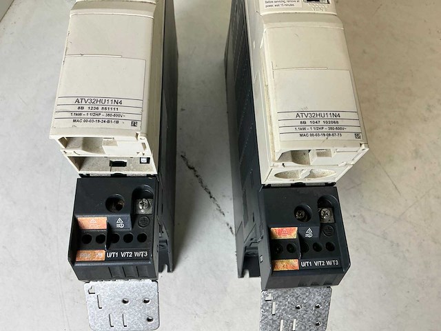Schneider atv32hu11n4 frequentieregelaar (2x) - afbeelding 4 van  7