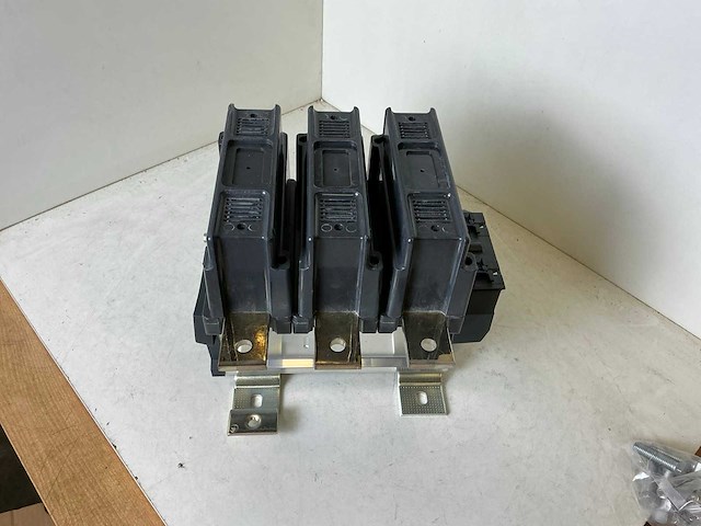 Schneider electric industriële contactor - afbeelding 6 van  10