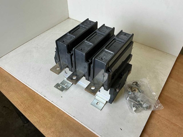 Schneider electric industriële contactor - afbeelding 1 van  9
