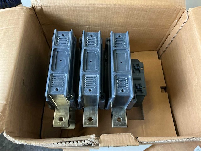 Schneider electric industriële contactor - afbeelding 3 van  8