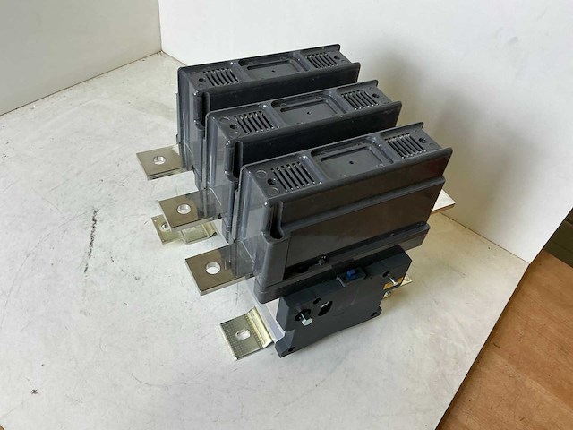 Schneider electric industriële contactor - afbeelding 5 van  9