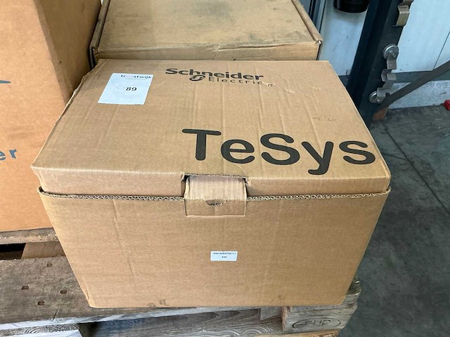 Schneider electric industriële contactor - afbeelding 9 van  9