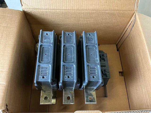 Schneider electric industriële vermogenscontactor - afbeelding 1 van  10