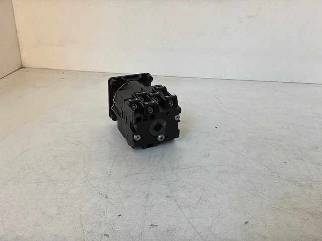 Schneider electric k2sf1a1cn cam switch (32x) - afbeelding 3 van  7