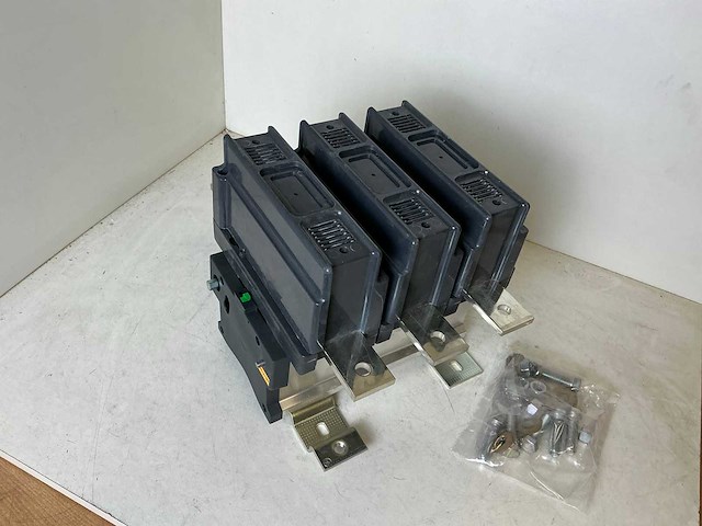 Schneider electric lc1e630 industriële contactor - afbeelding 5 van  9