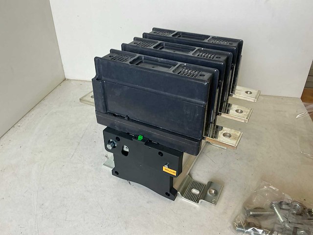 Schneider electric lc1e630 industriële contactor - afbeelding 6 van  9