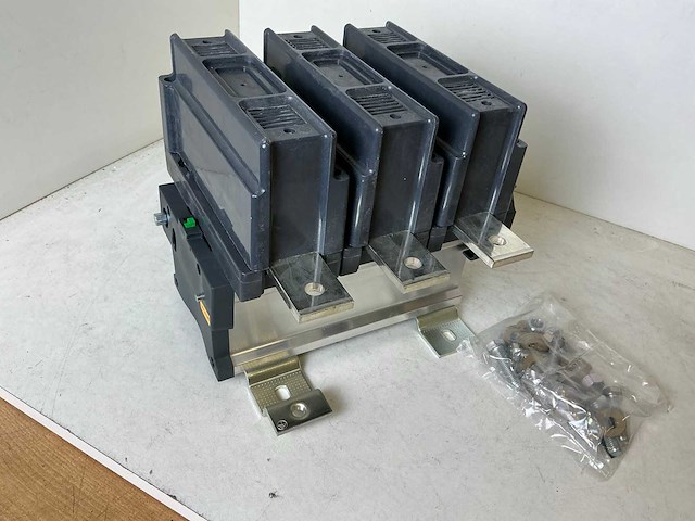 Schneider electric lc1e630 industriële vermogenscontactor - afbeelding 8 van  12