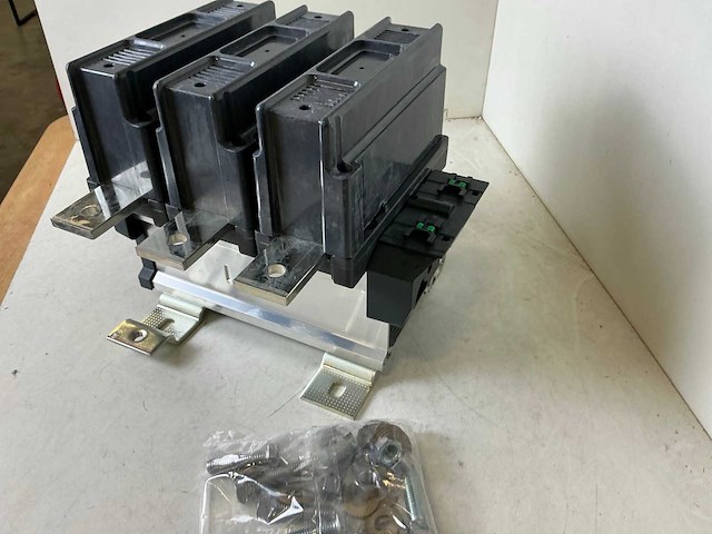 Schneider electric lc1e630 industriële vermogenscontactor - afbeelding 6 van  9