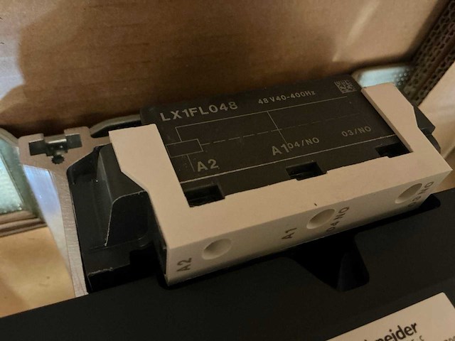 Schneider electric lx1fl048 contactor - afbeelding 5 van  8