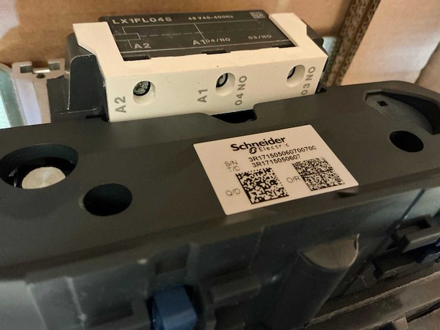Schneider electric lx1fl048 contactor - afbeelding 6 van  8