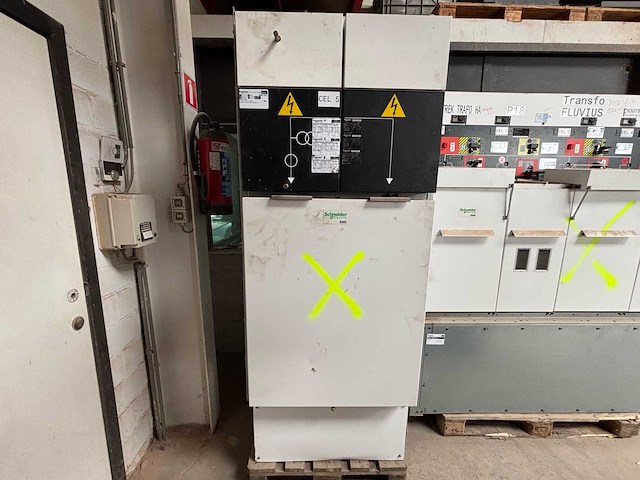 Schneider electric middenspanningsschekelinstallatie (ring main unit, rmu) rm6-s600-4f overig elektra toebehoren - afbeelding 3 van  24