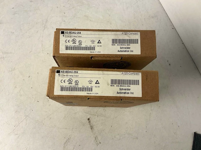 Schneider electric modicon a120-compact as-bdau-204 analoge uitgangsmodule (2x) - afbeelding 2 van  4
