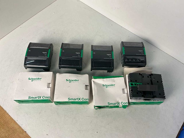 Schneider electric smartx controller (4x) - afbeelding 1 van  8