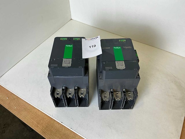 Schneider lc1g500 en lc1g265 vermogenscontactor (2x) - afbeelding 1 van  7