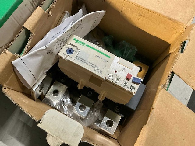Schneider lr9f7381 thermische relais (2x) - afbeelding 1 van  3