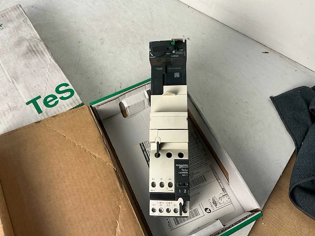 Schneider lu2b12bl omkeer-motorstarterbasis (3x) - afbeelding 2 van  8
