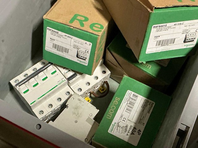 Schneider partij zekeringen - afbeelding 4 van  4