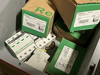 Schneider partij zekeringen - afbeelding 4 van  4