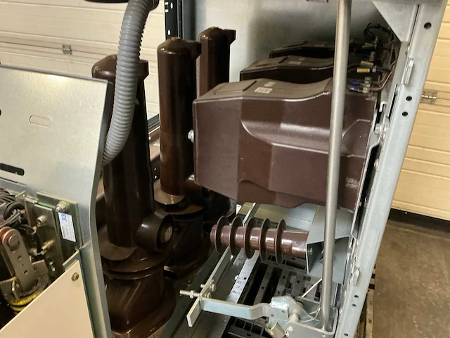 Schneider spanningsschakelinstallatie - afbeelding 7 van  10