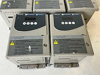 Schneider / telemecanique altivar28 atv28hu18m2 frequentieregelaar (5x) - afbeelding 2 van  3