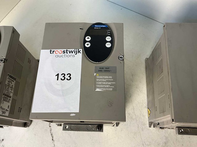 Schneider / telemecanique altivar31 atv31hu40n4 frequentieregelaar (3x) - afbeelding 4 van  9