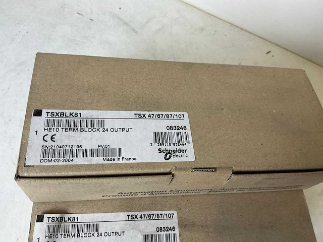 Schneider tsxblk81 he10 terminal block – 24 outputs (5x) - afbeelding 2 van  3