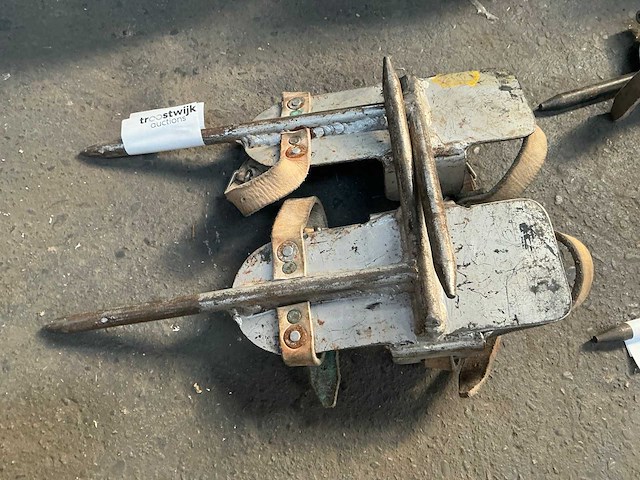 Schoenankers voor elektriciteitspalen (2x) - afbeelding 4 van  4